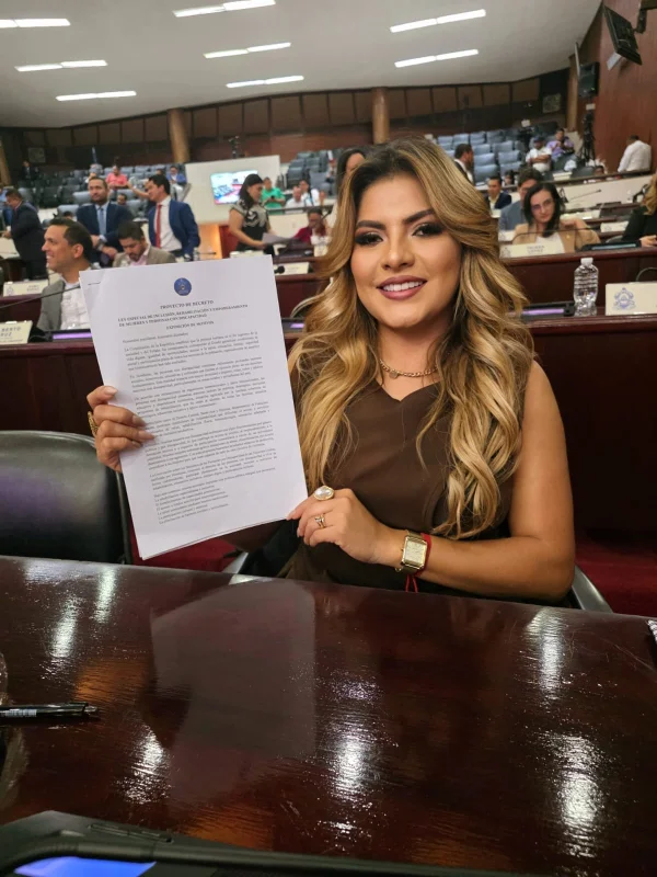 "El Congreso ha perdido credibilidad y debemos buscar la manera de limpiarle la cara"